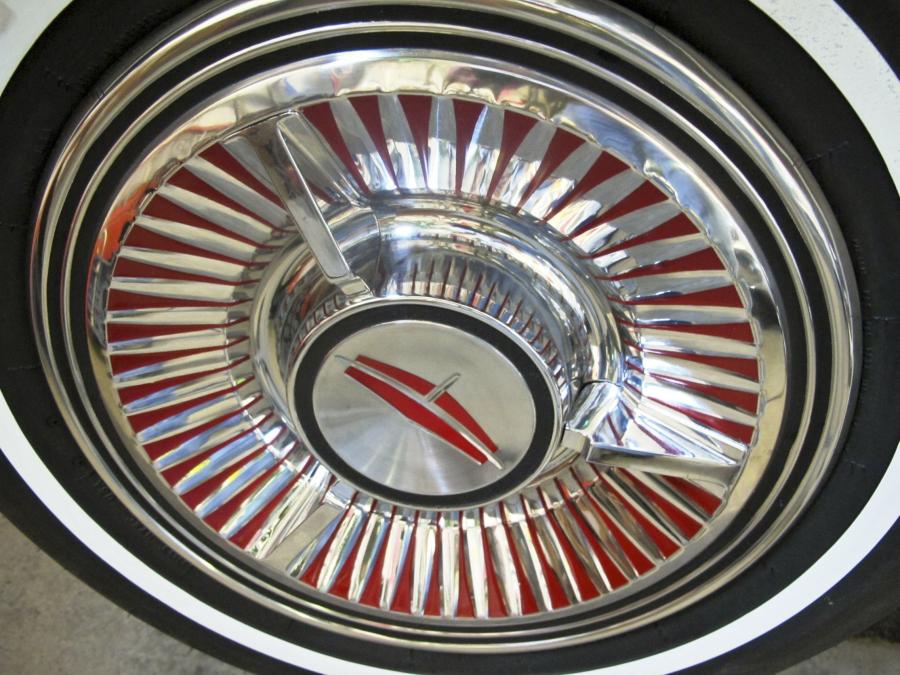  Oldsmobile Starfire Hardtop Coupe 1962 года  (фото 22 из 30)